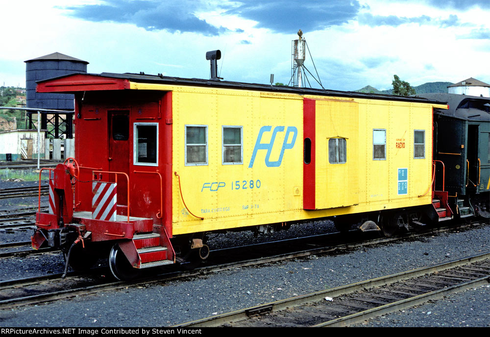 Ferrocarril del Pacifico bay window caboose FCP #15280